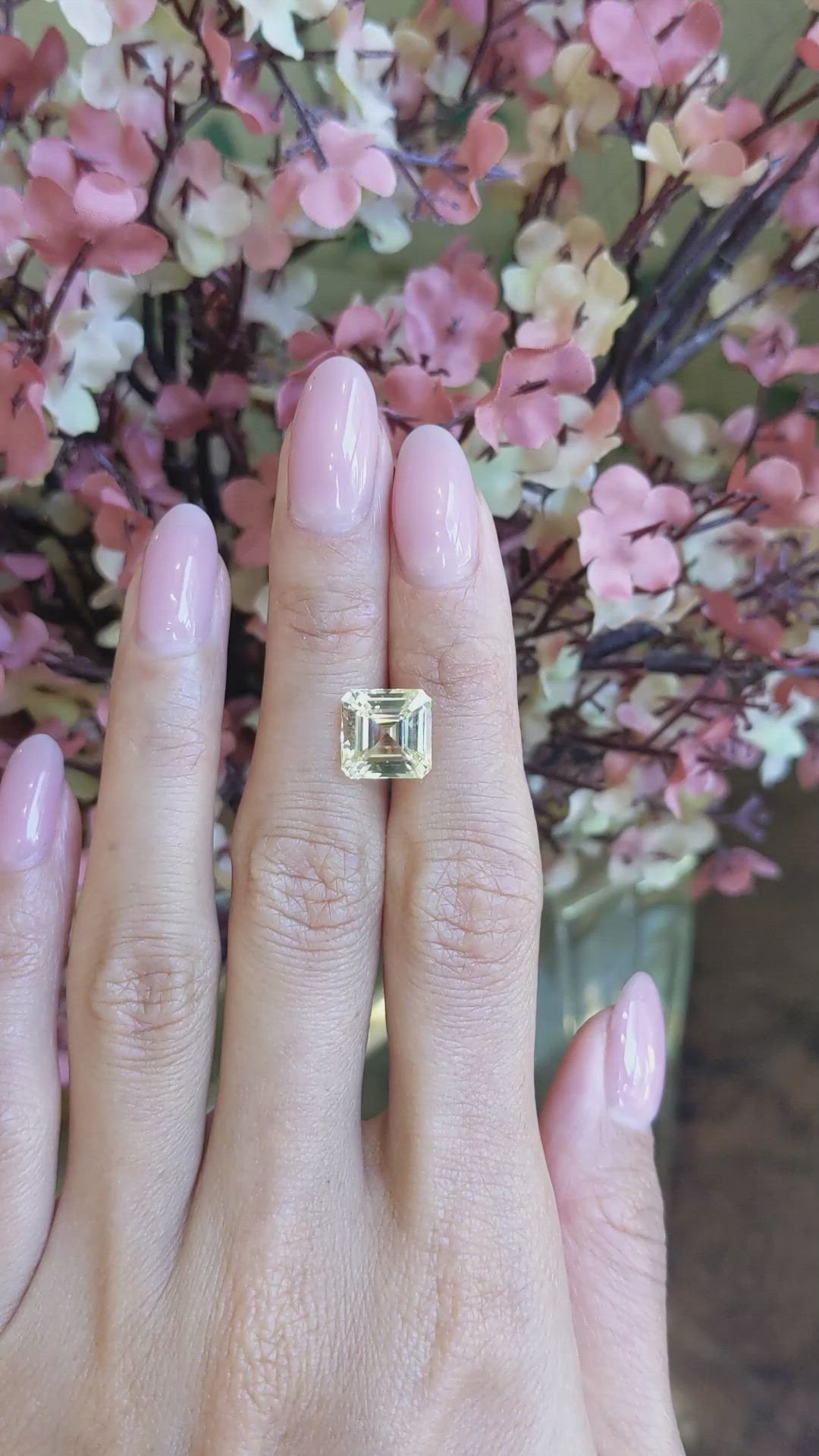 5.65 Ct. Yellow Sapphire from Ceylon (Sri Lanka) Size Video