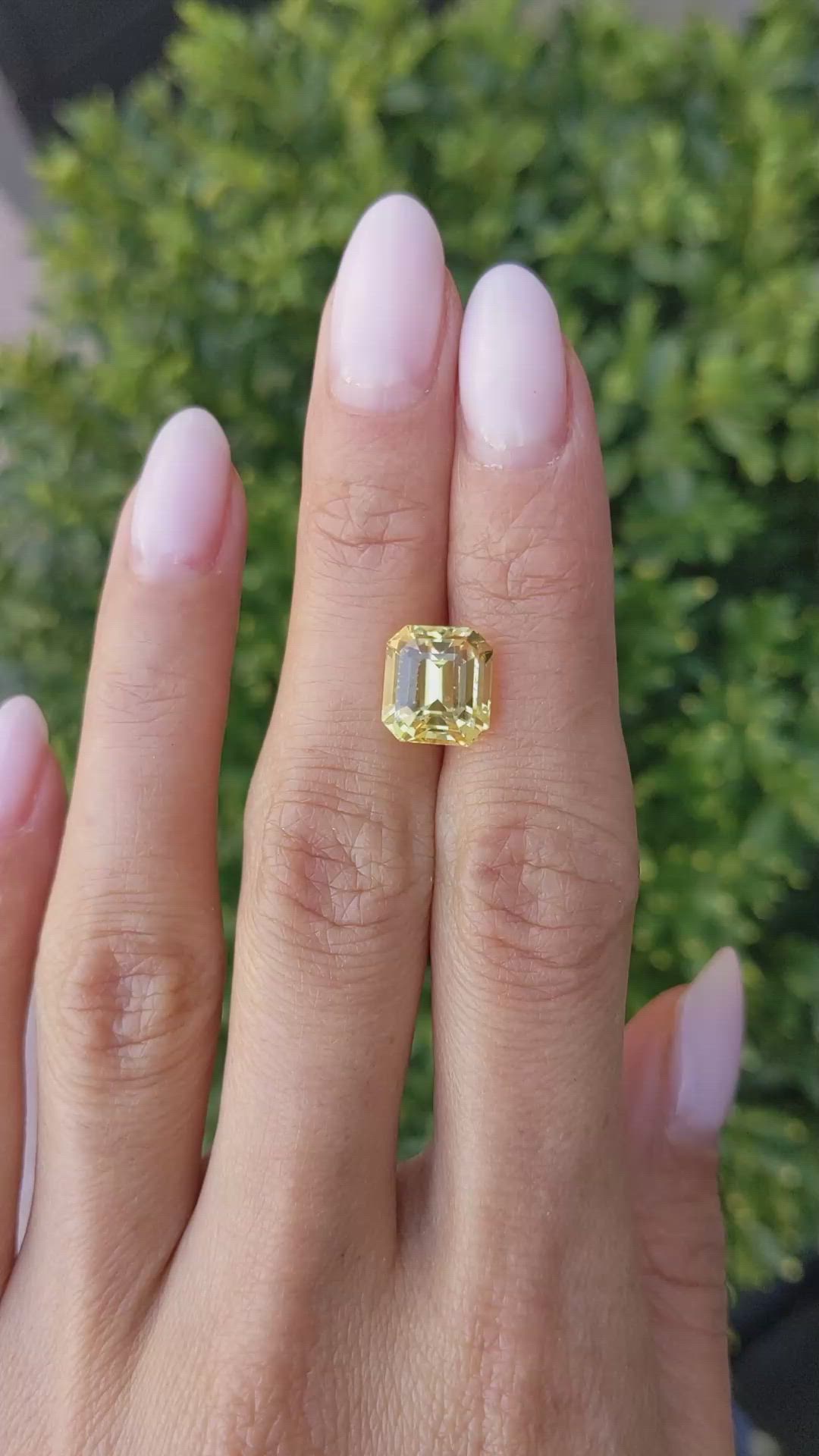 6.12 Ct. Yellow Sapphire from Ceylon (Sri Lanka) Size Video