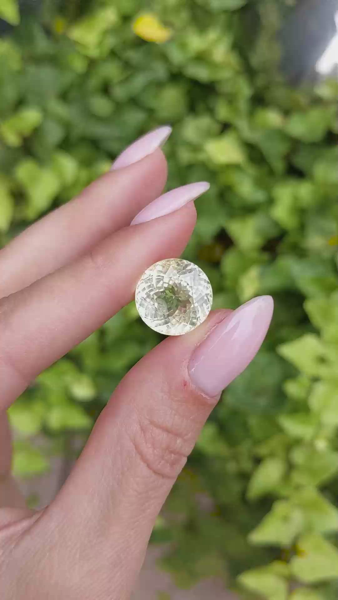 15.51 Ct. Yellow Sapphire from Ceylon (Sri Lanka) Size Video