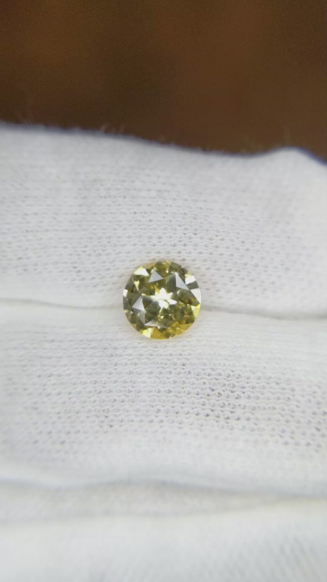 1.65 Ct. Yellow Sapphire from Ceylon (Sri Lanka) Size Video