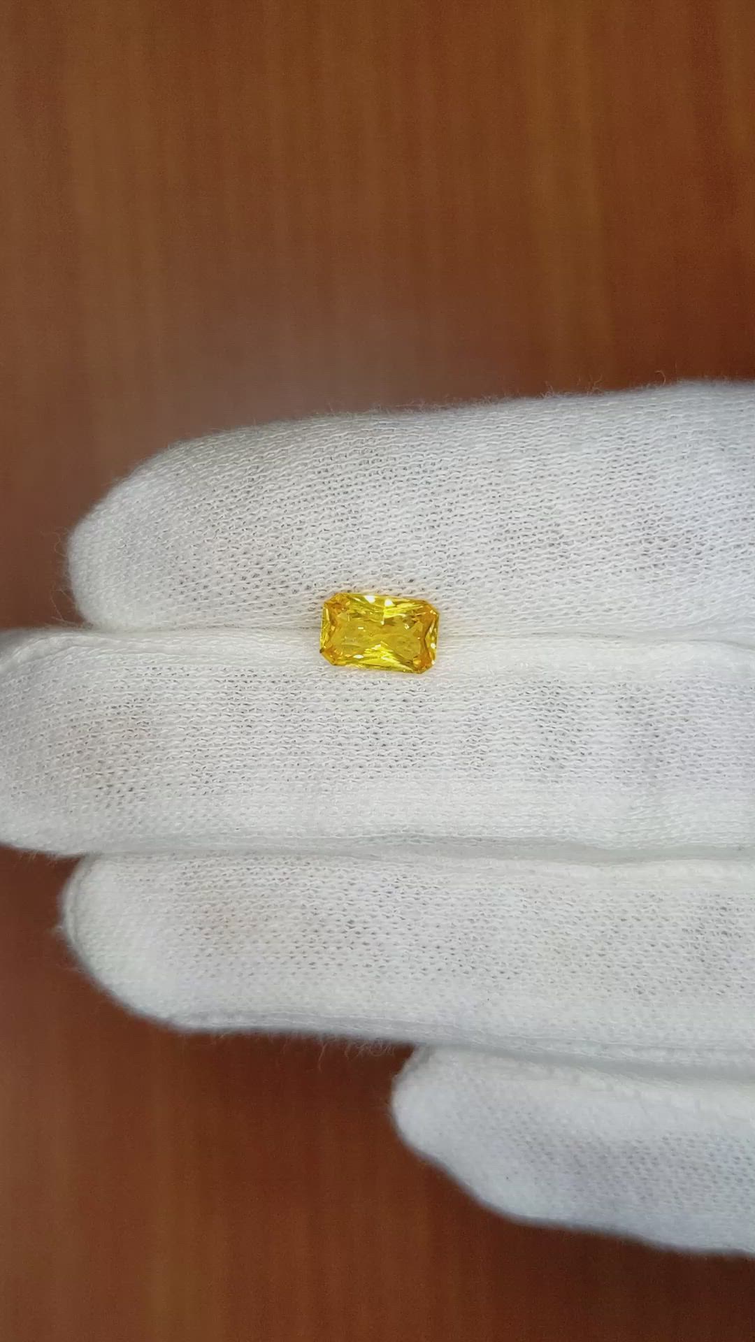 1.39 Ct. Yellow Sapphire from Ceylon (Sri Lanka) Size Video