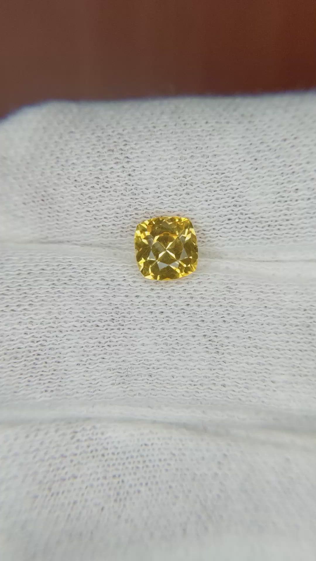 1.19 Ct. Yellow Sapphire from Ceylon (Sri Lanka) Size Video