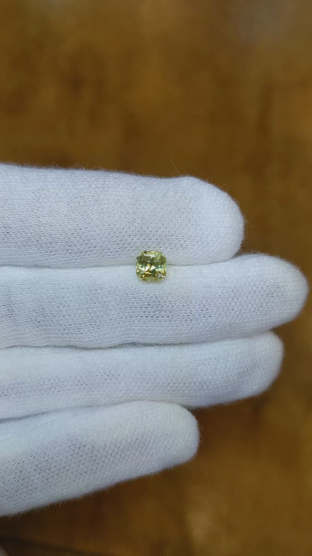 0.84 Ct. Greenish Yellow Sapphire from Ceylon (Sri Lanka) Size Video