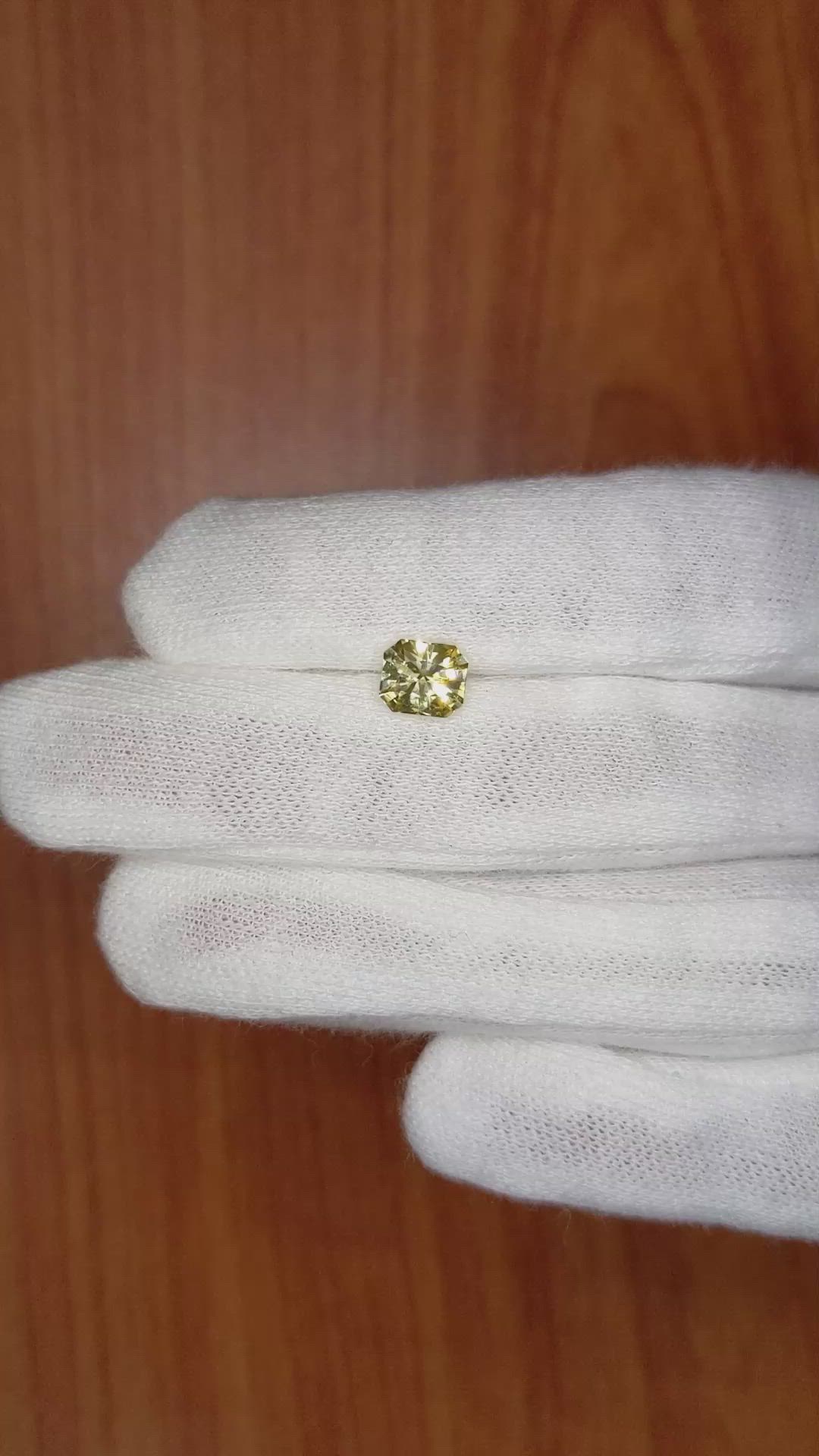 1.41 Ct. Yellow Sapphire from Ceylon (Sri Lanka) Size Video
