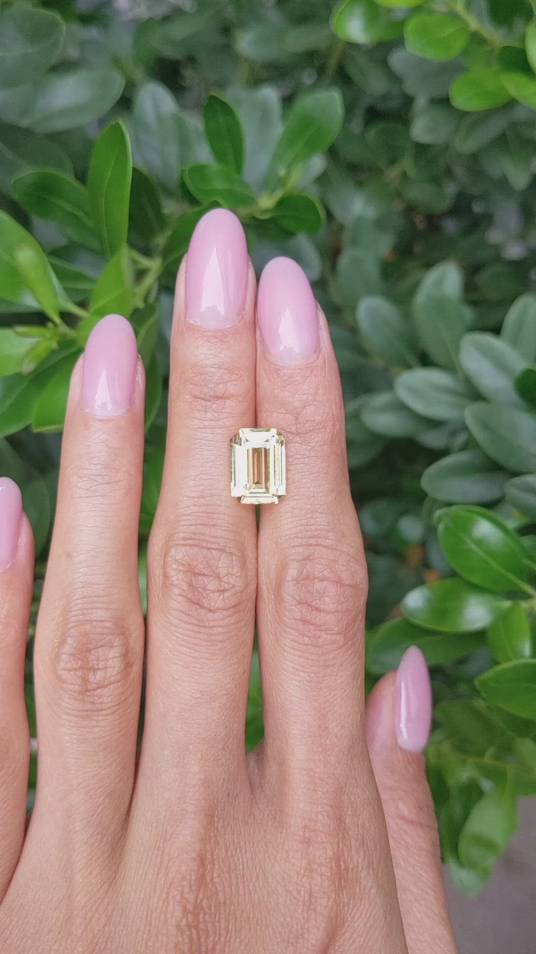 5.03 Ct. Yellow Sapphire from Ceylon (Sri Lanka) Size Video