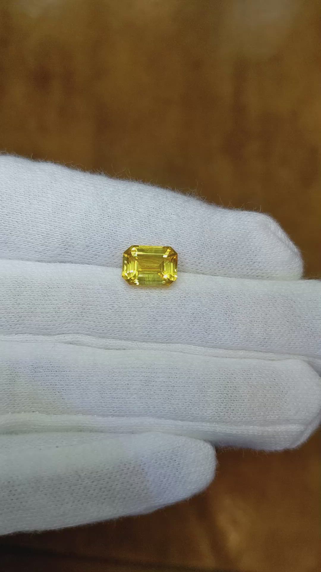 3.54 Ct. Yellow Sapphire from Ceylon (Sri Lanka) Size Video