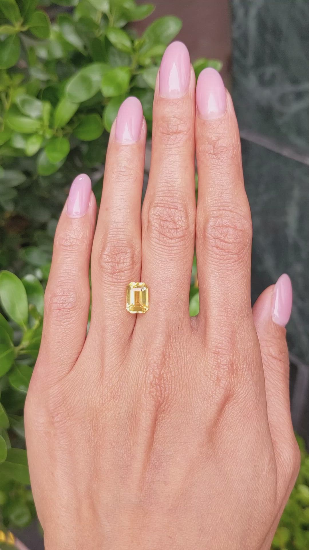 3.54 Ct. Yellow Sapphire from Ceylon (Sri Lanka) Size Video