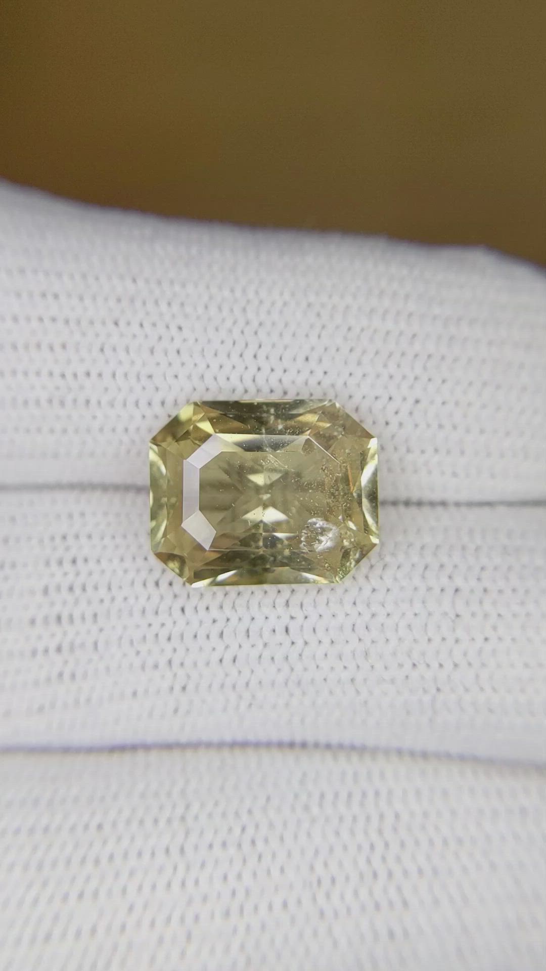 6.13 Ct. Yellow Sapphire from Ceylon (Sri Lanka) Size Video