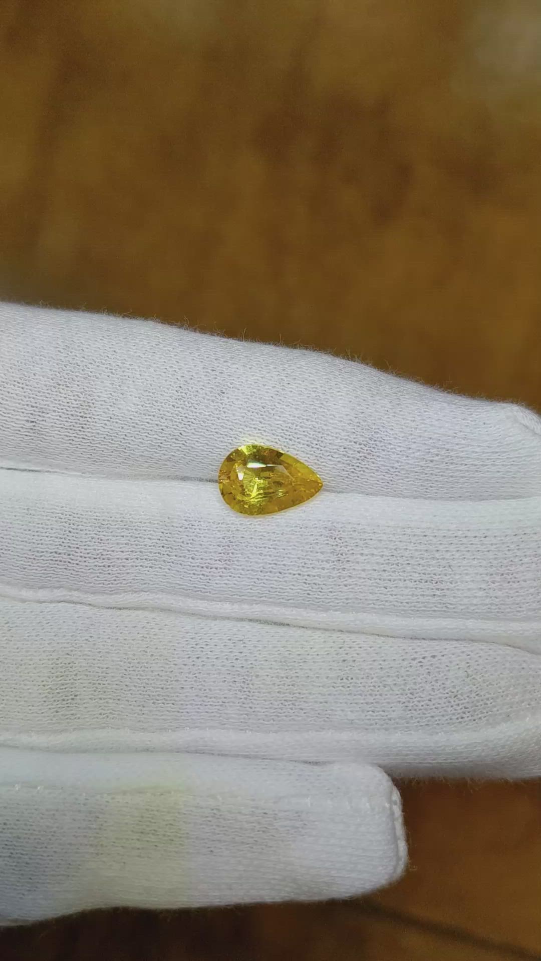 2.16 Ct. Yellow Sapphire from Ceylon (Sri Lanka) Size Video