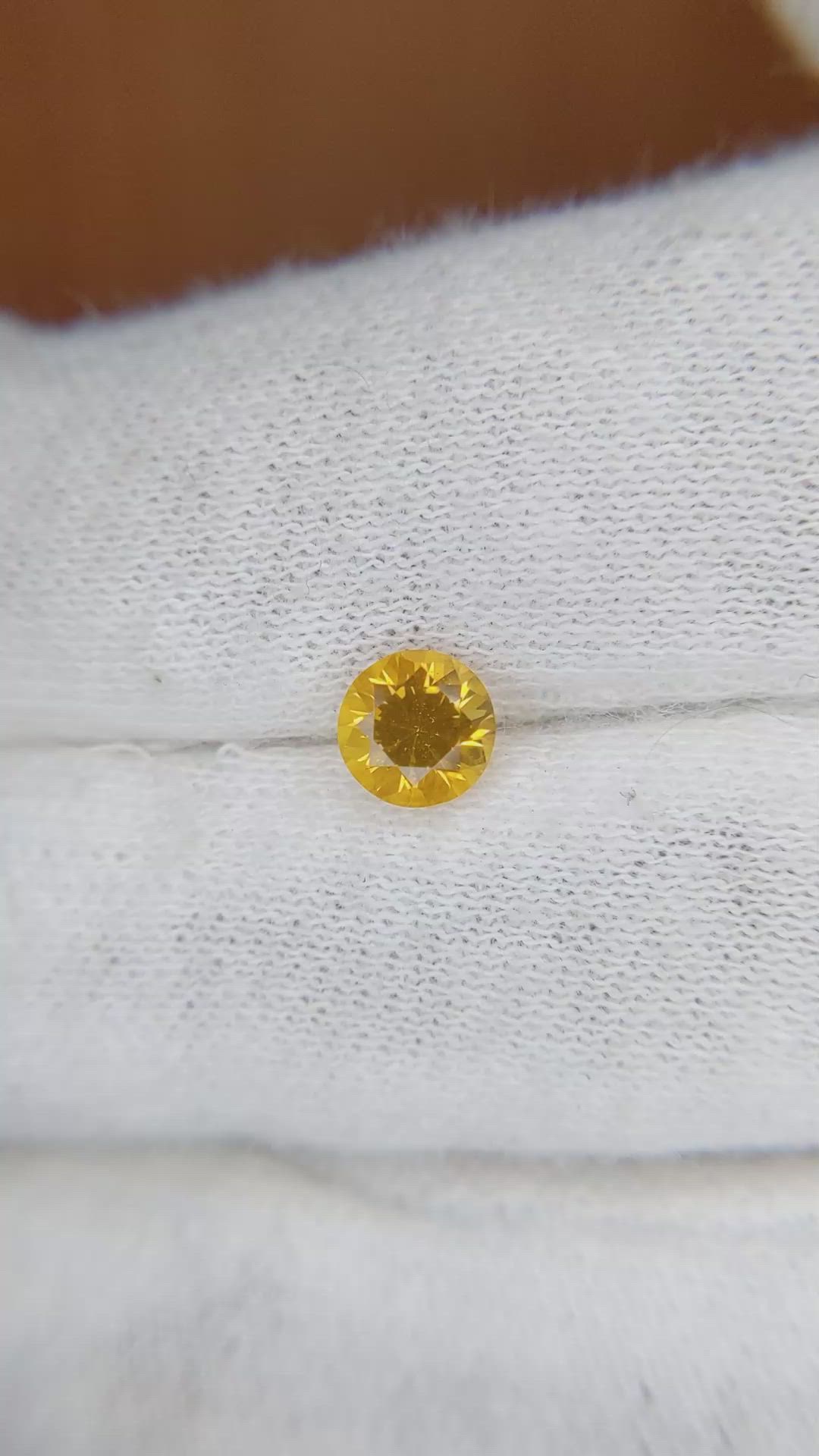 0.80 Ct. Yellow Sapphire from Ceylon (Sri Lanka) Size Video