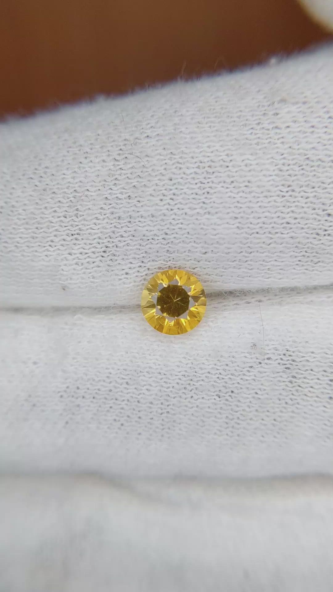 0.81 Ct. Yellow Sapphire from Ceylon (Sri Lanka) Size Video