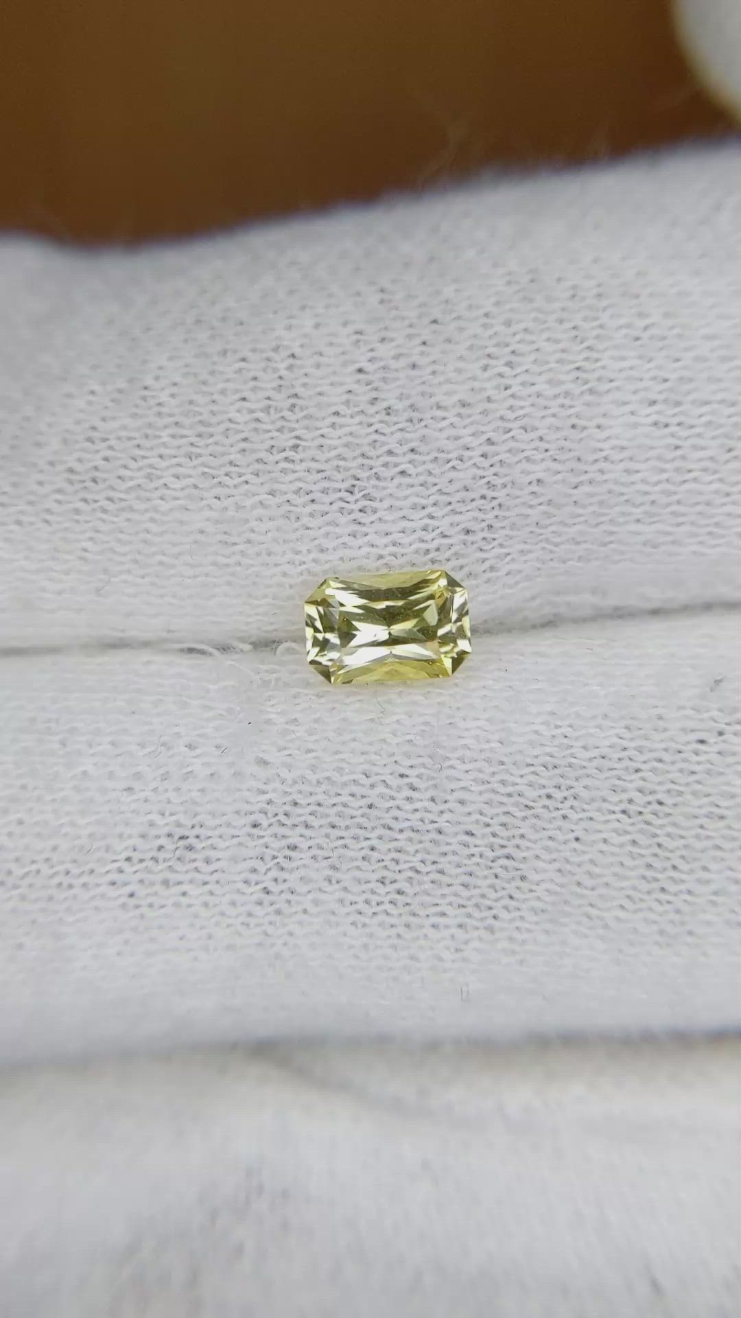 0.69 Ct. Greenish Yellow Sapphire from Ceylon (Sri Lanka) Size Video
