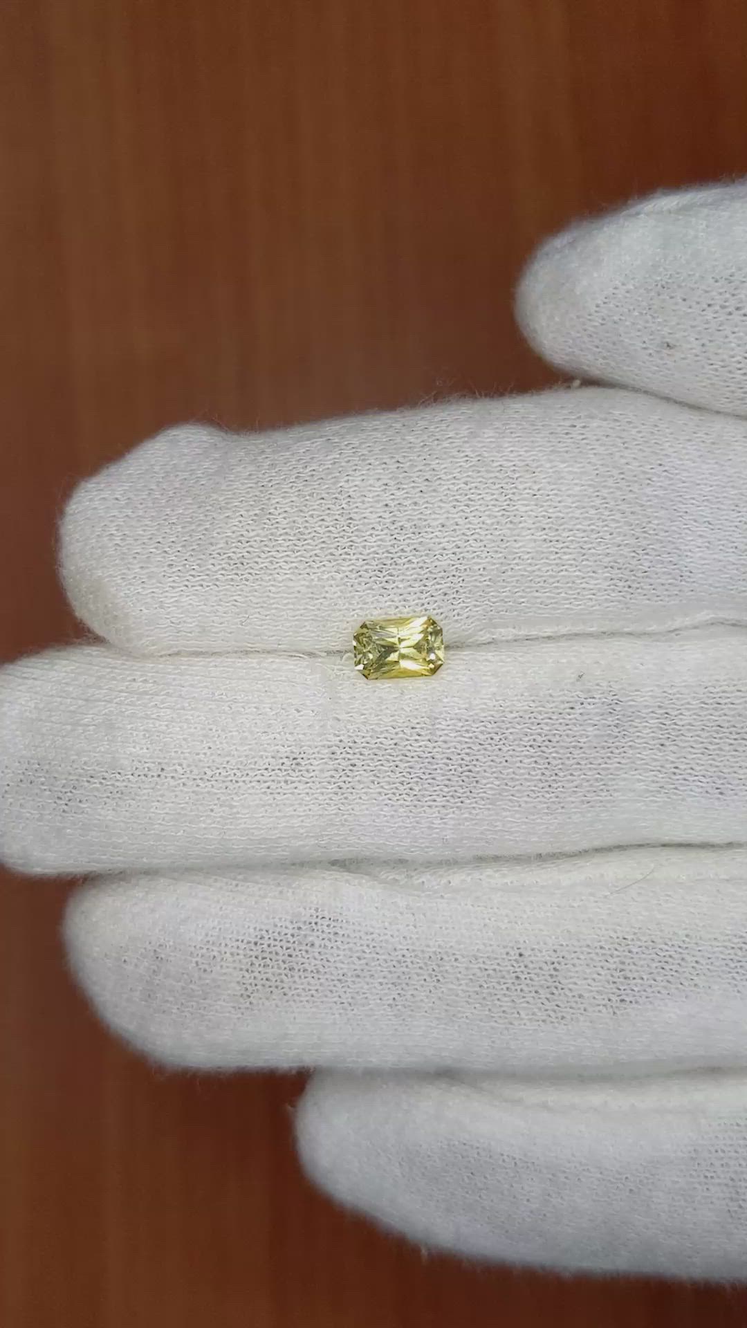 0.69 Ct. Greenish Yellow Sapphire from Ceylon (Sri Lanka) Size Video