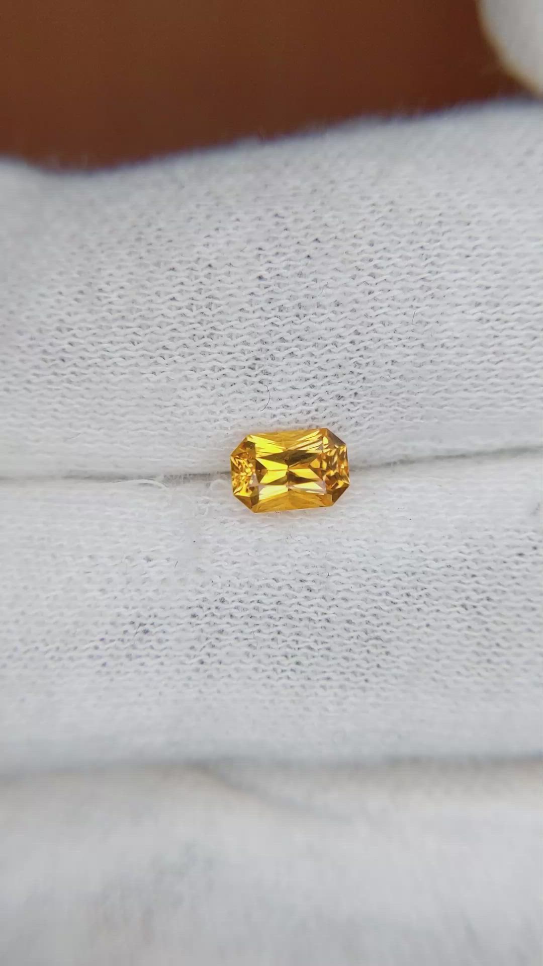 0.72 Ct. Yellowish Orange Sapphire from Ceylon (Sri Lanka) Size Video