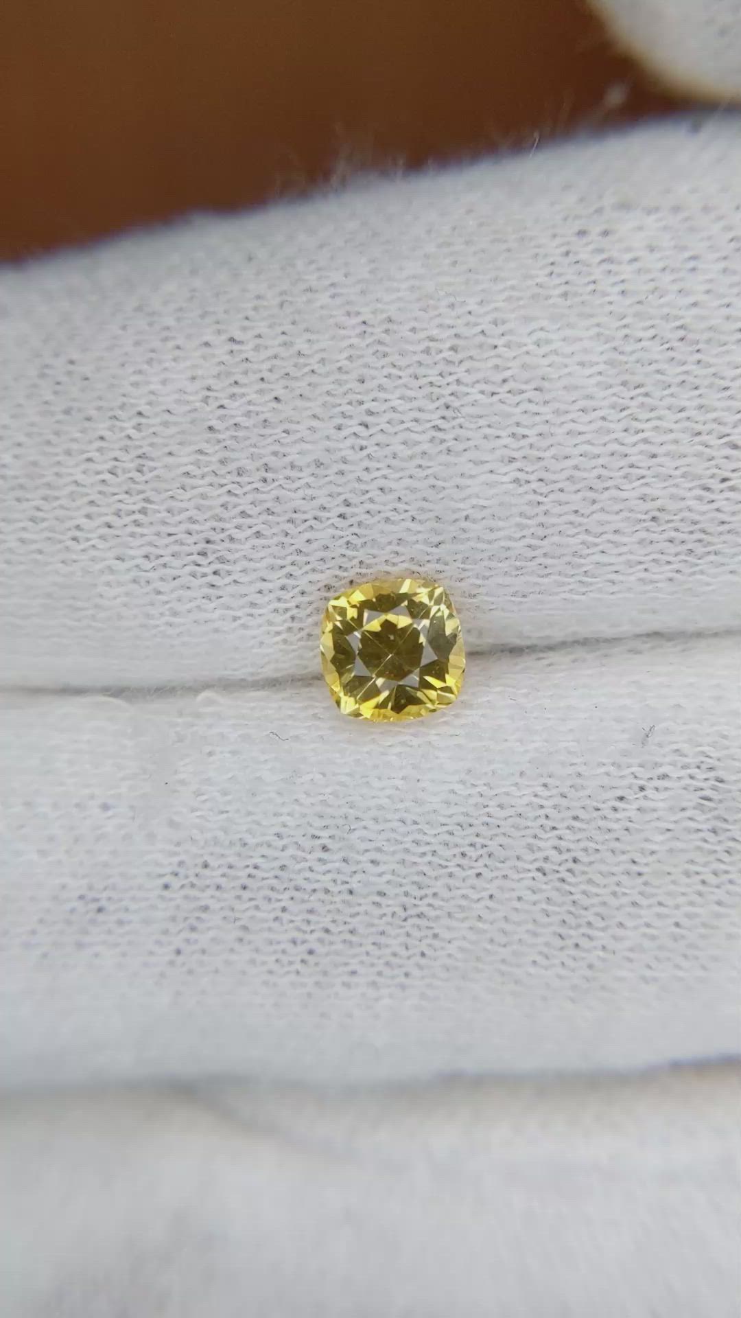 0.80 Ct. Yellow Sapphire from Ceylon (Sri Lanka) Size Video