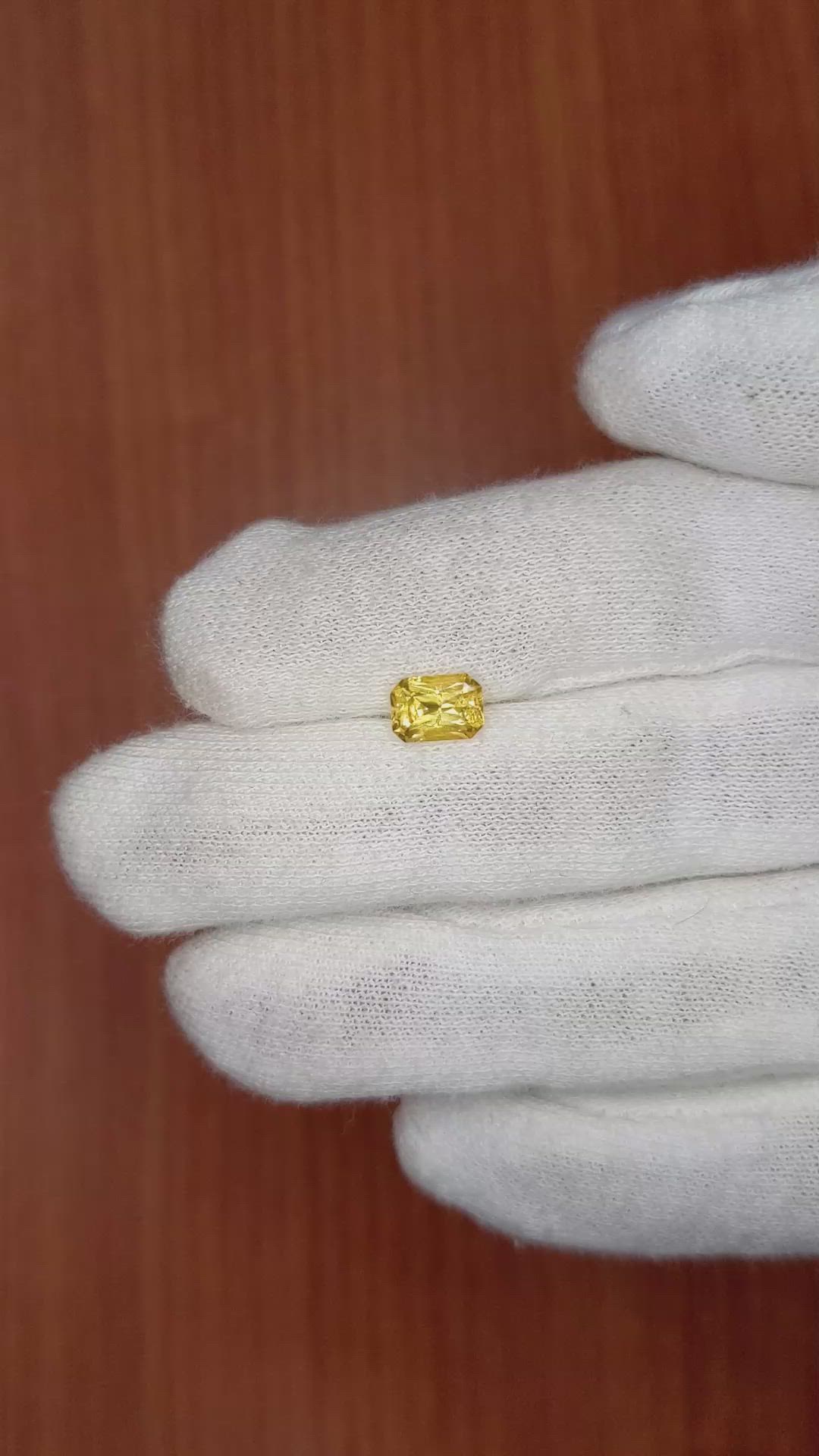 1.09 Ct. Yellow Sapphire from Ceylon (Sri Lanka) Size Video
