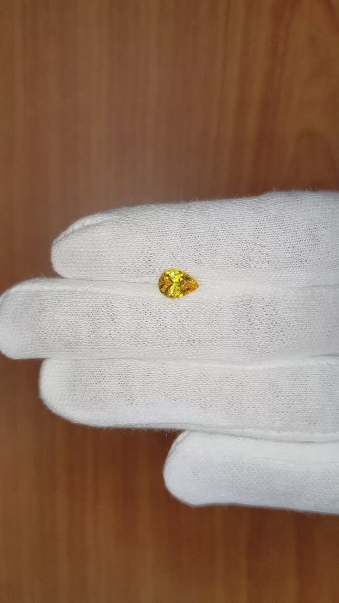 1.04 Ct. Orangish Yellow Sapphire from Ceylon (Sri Lanka) Size Video