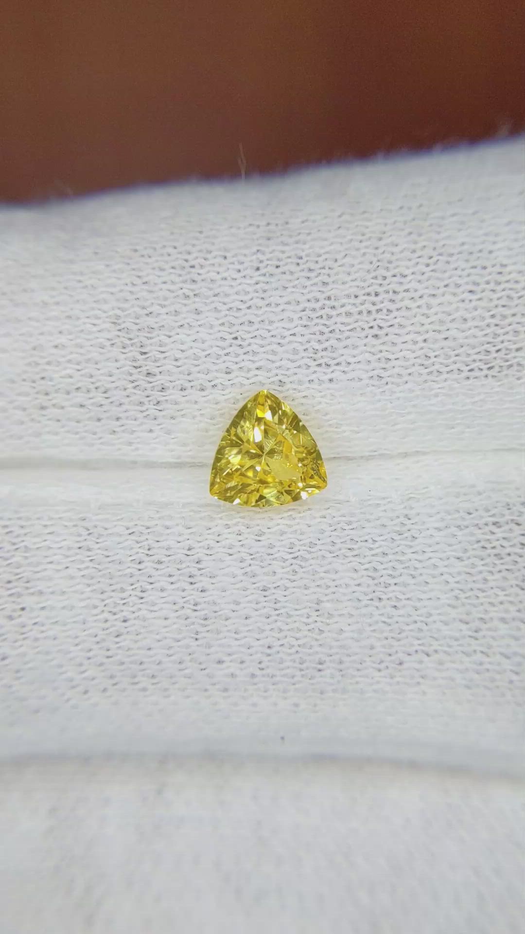 0.82 Ct. Yellow Sapphire from Ceylon (Sri Lanka) Size Video