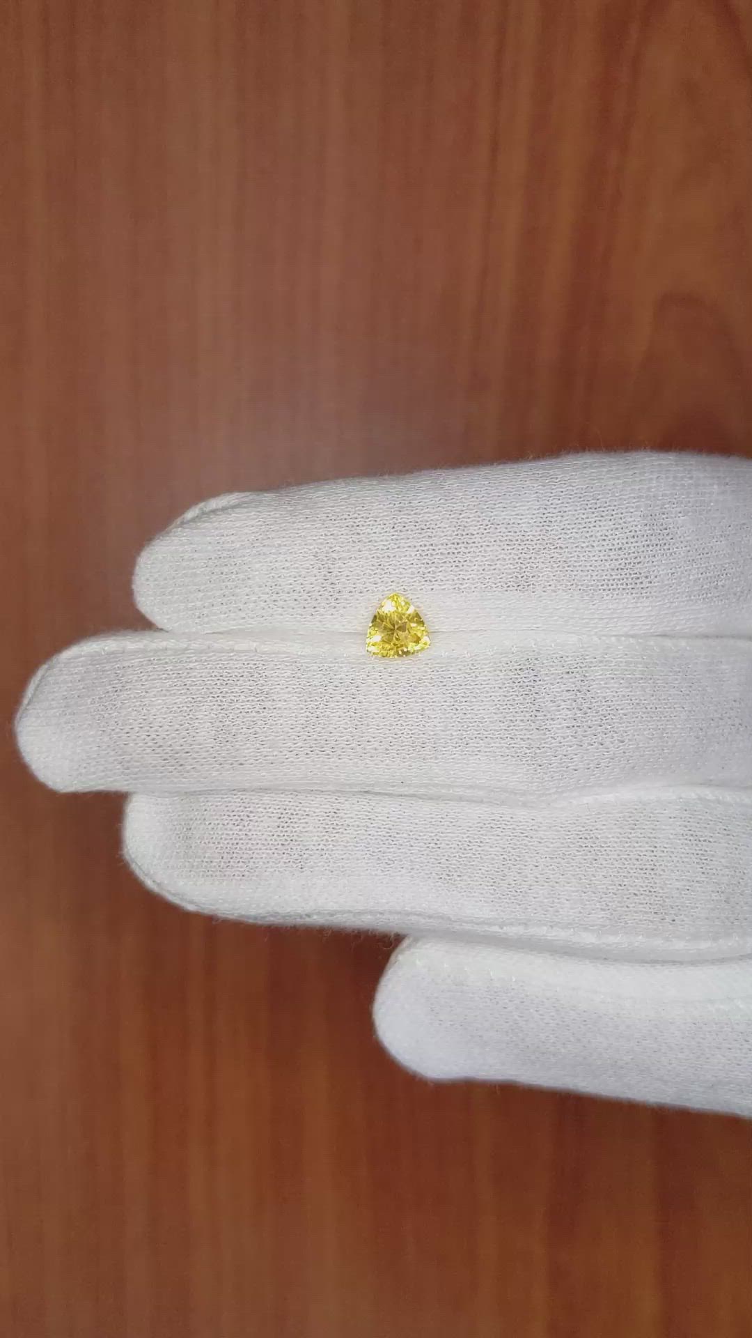 0.82 Ct. Yellow Sapphire from Ceylon (Sri Lanka) Size Video