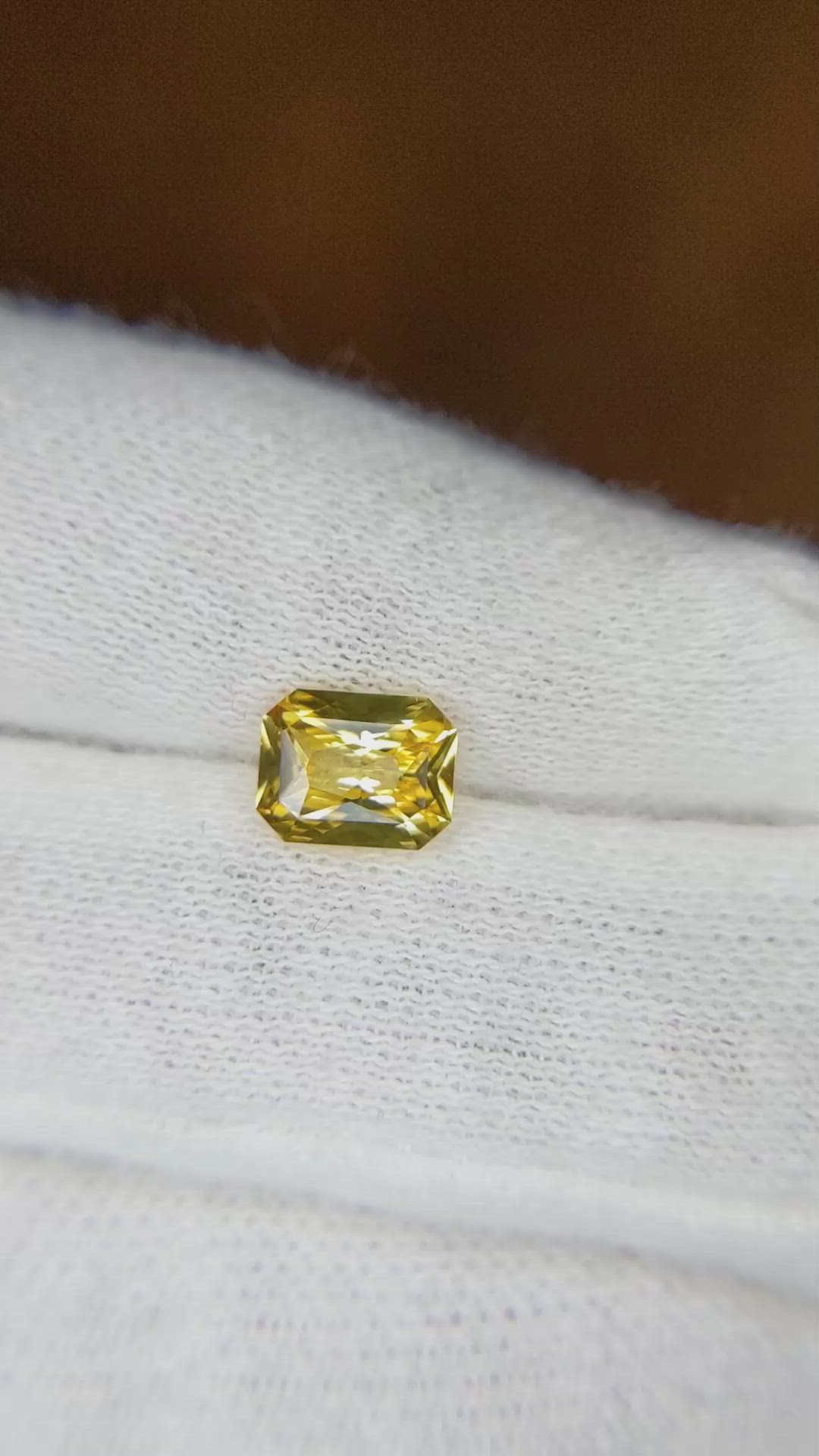1.52 Ct. Yellow Sapphire from Ceylon (Sri Lanka) Size Video