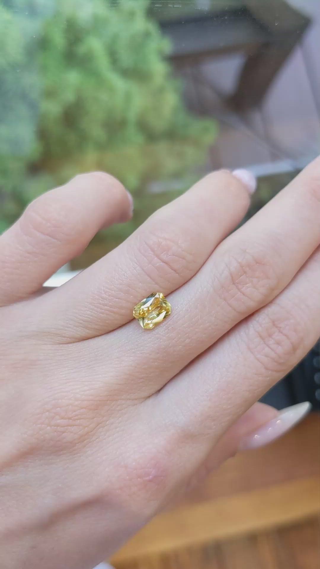 1.52 Ct. Yellow Sapphire from Ceylon (Sri Lanka) Size Video
